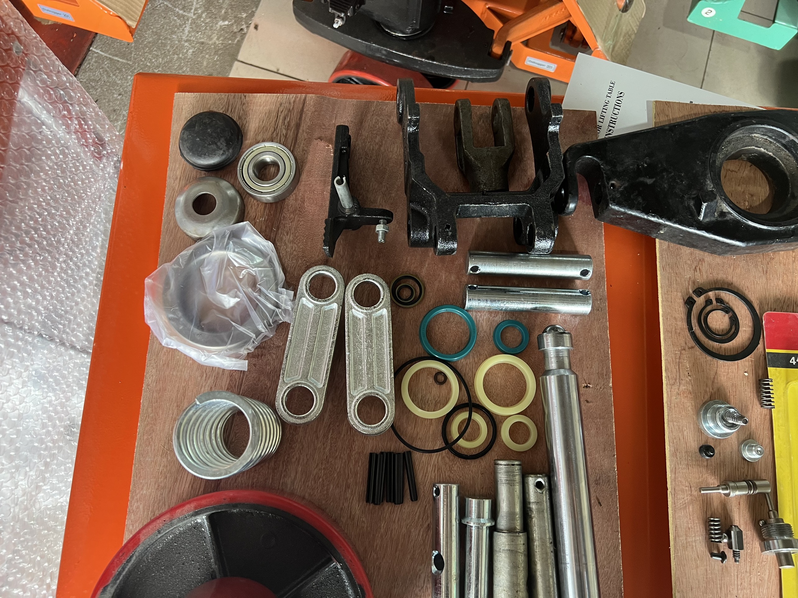 Phụ tùng xe nâng tay , xe lắc tay