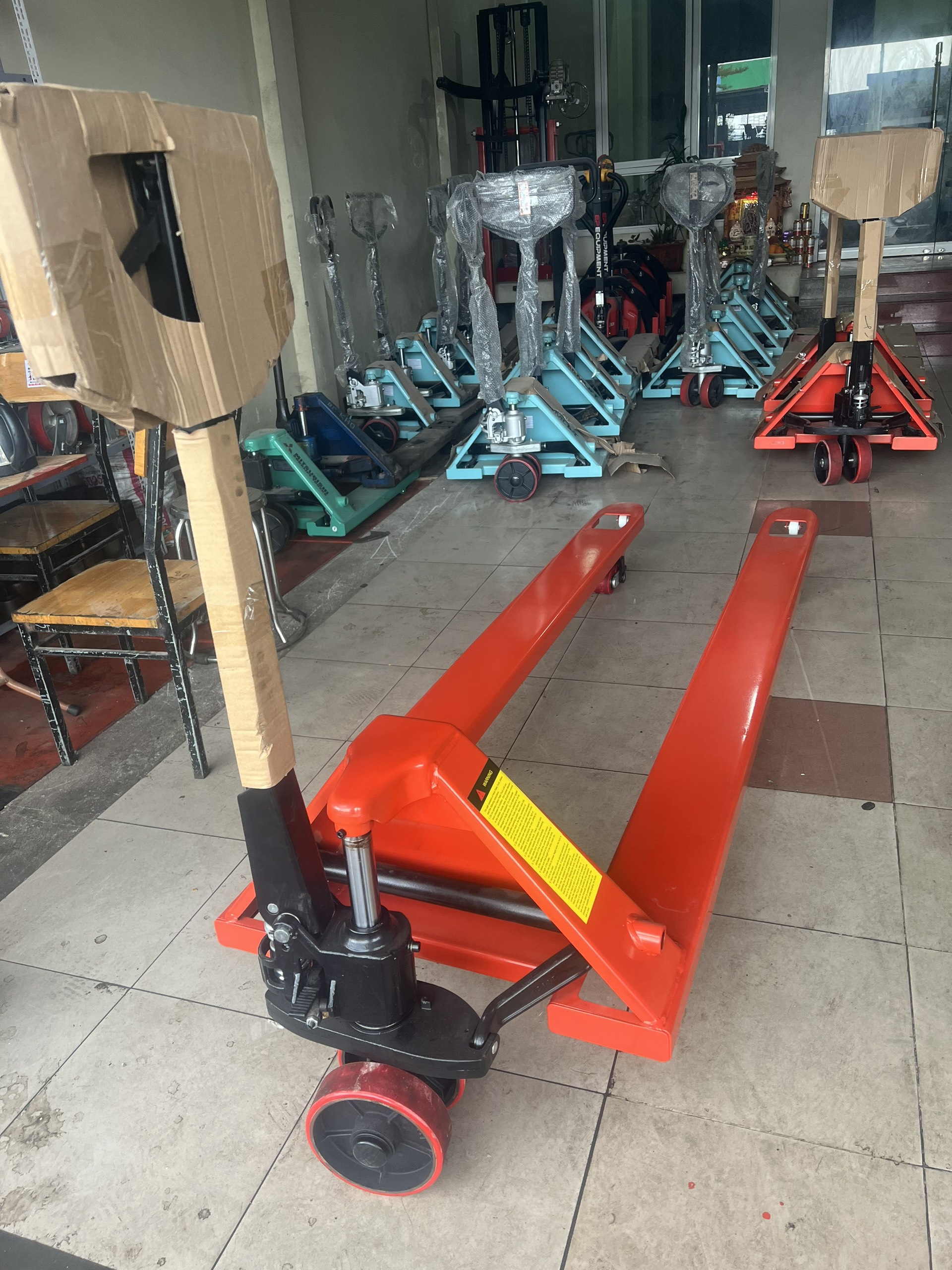 Xe nâng tay siêu dài AC- Hãng NIULI