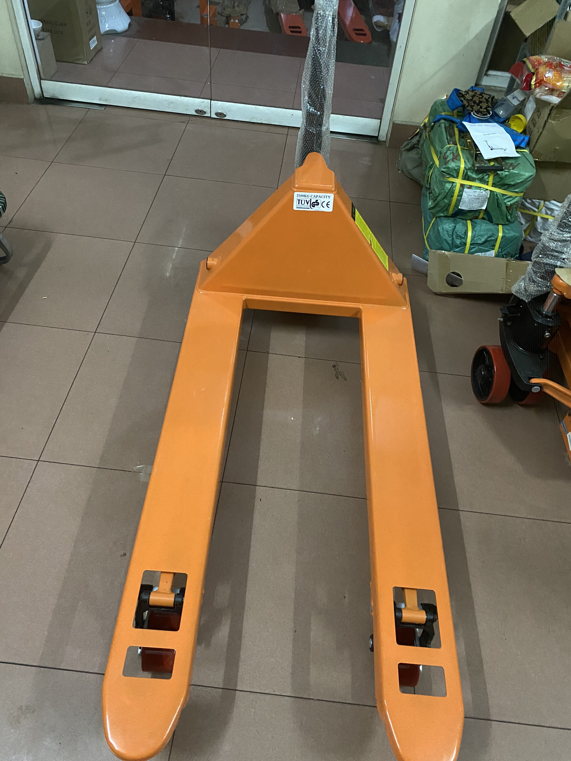 Xe nâng tay tải 2500kg hãng carmlift - Đức